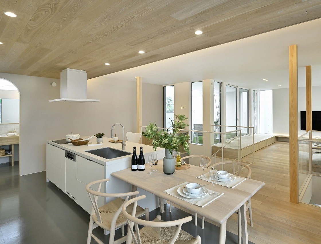 ■EM202IF/モデルルーム展示品/Actus/アクタス/BILLIANI/ビリアーニ/スタッキングチェア/ダイニングチェア/椅子/3脚 □EM202IF⁄モデルルーム展示品⁄Actus⁄アクタス⁄BILLIANI⁄ビリアーニ