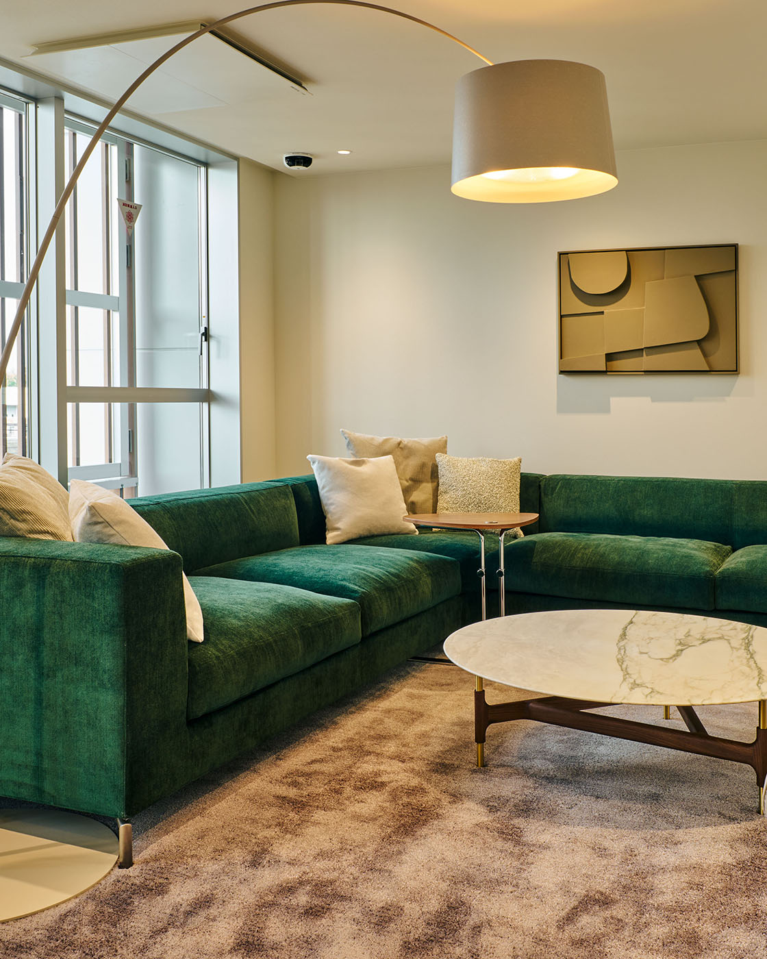 グランレブリー CEO's room | Case Study | ACTUS for PROFESSIONAL